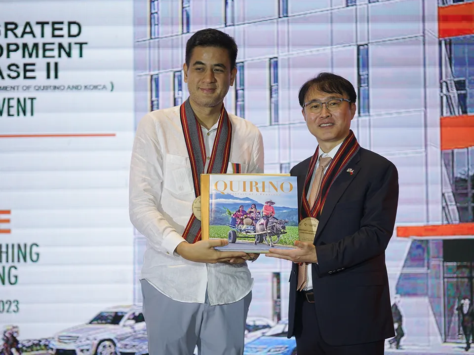 Governor Dakila Cua and Ambassador Lee Sang-hwa